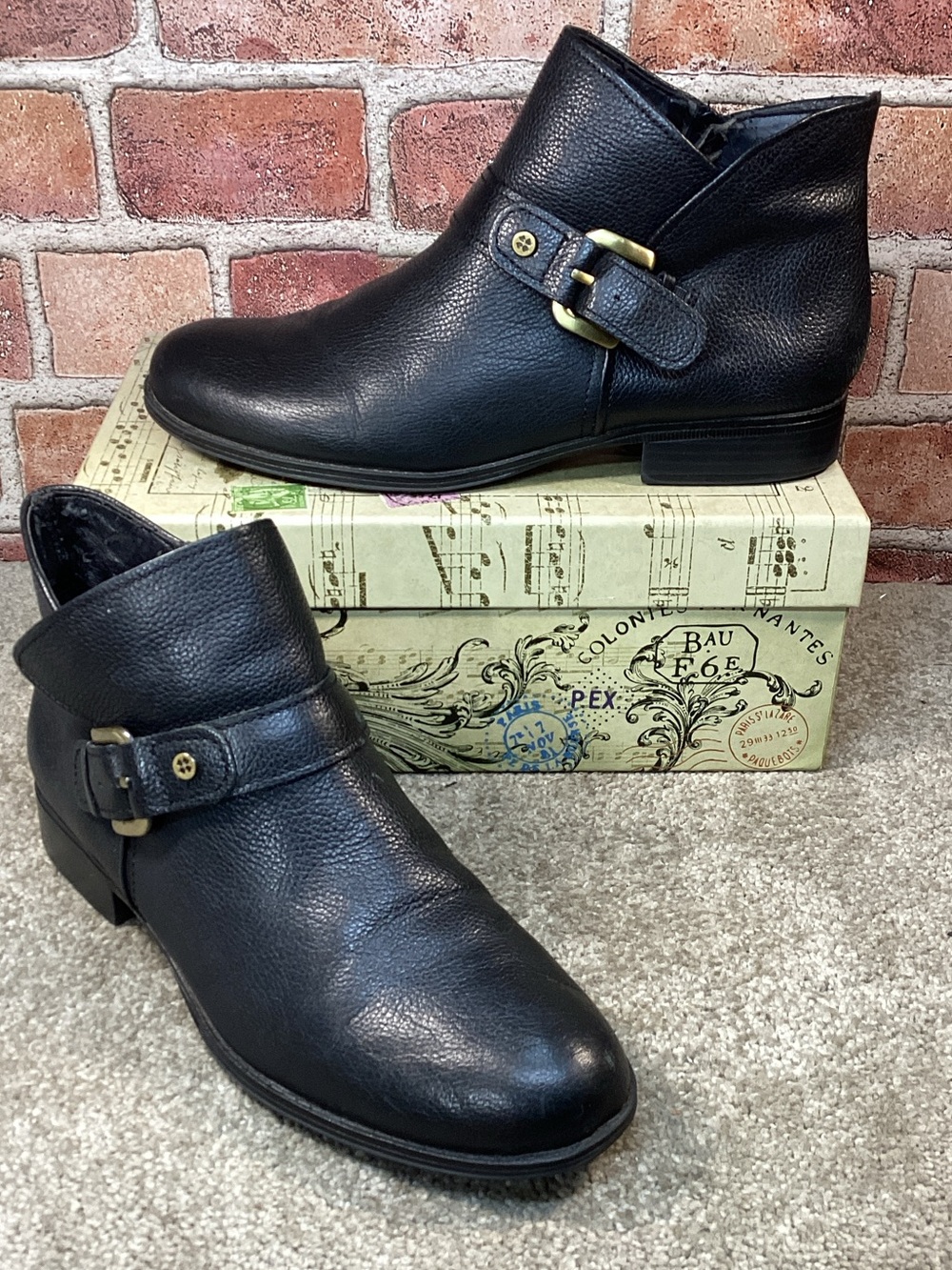 Naturalizer Jarrett Womens black ankle boots size 8.5